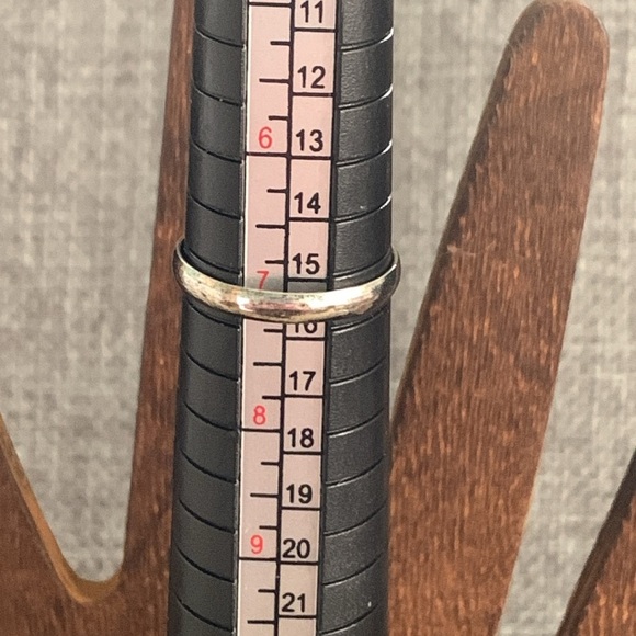 ♥️ Sale 3for$15! Two Silver Tone Moonstone Rings size 7 - Picture 6 of 6